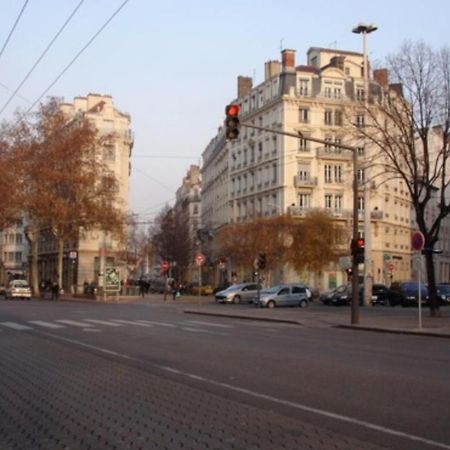 Le Cabaret Vip Spa Lyon Zewnętrze zdjęcie