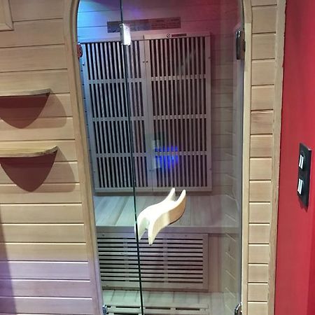 Le Cabaret Vip Spa Lyon Zewnętrze zdjęcie