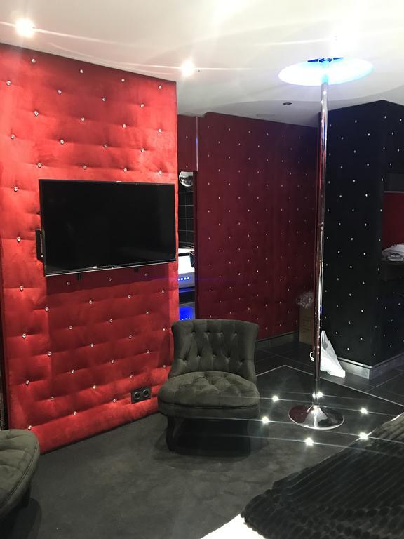 Le Cabaret Vip Spa Lyon Zewnętrze zdjęcie